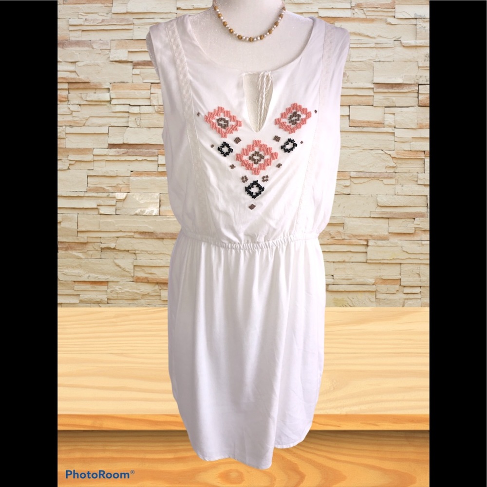 Anthropologie Kenji Boho White Bead Embellished 12